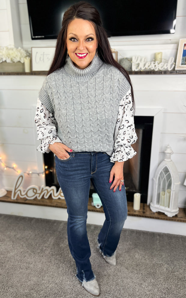 Grey Cable Knit Short Sleeve Sweater