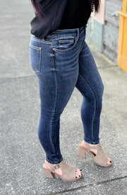 Judy Blue Medium Wash Skinny Jeans (8300304597285)