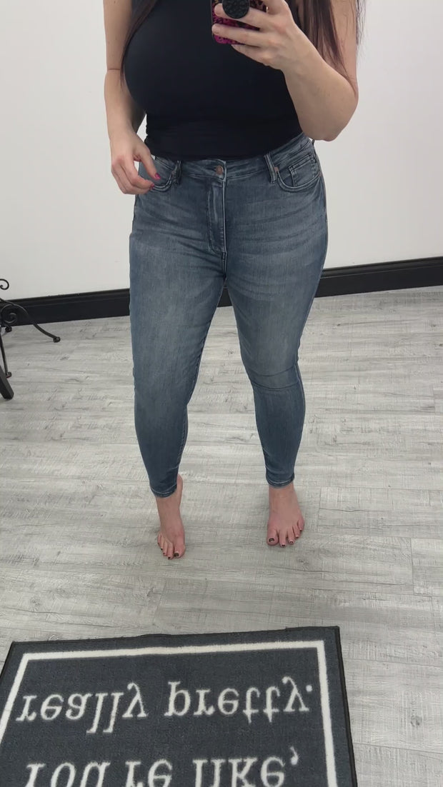 Judy Blue Contrast Wash Tummy Control Skinny Jeans