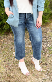 Zenana Raw Hem Cropped Jeans